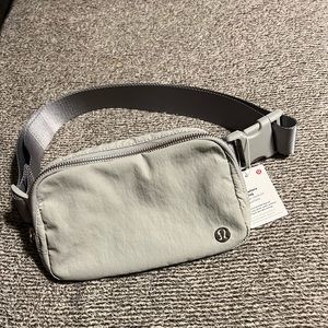 NWT LULULEMON EVERYWHERE BELT BAG